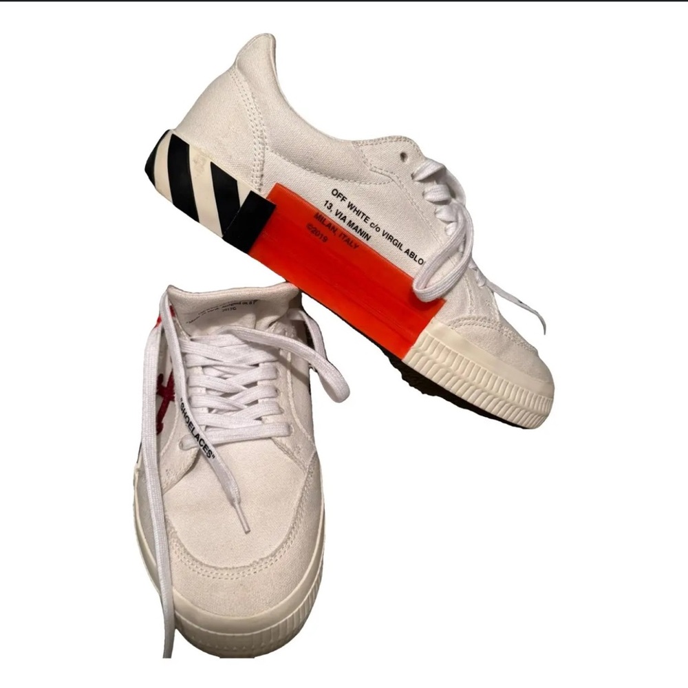 🚨SEND OFFERS🚨 Off-White White and Red Sneakers